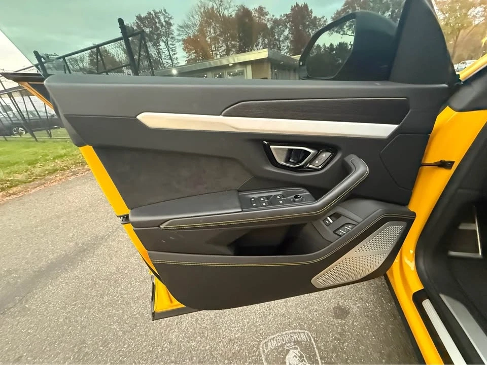 2019 Lamborghini Urus - Image 12 of 20