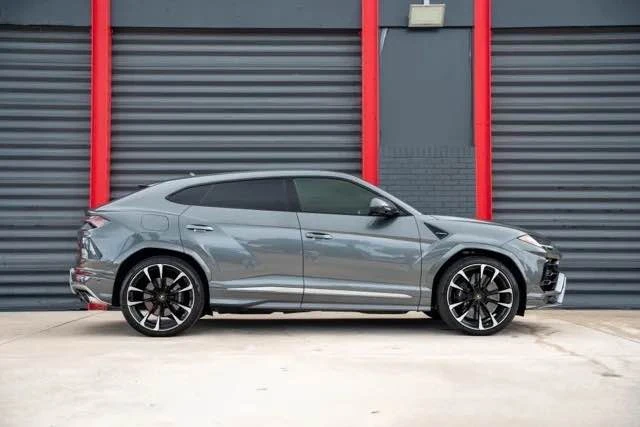 2019 Lamborghini Urus - Image 11 of 17