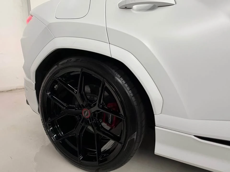 2019 Lamborghini Urus - Image 10 of 15