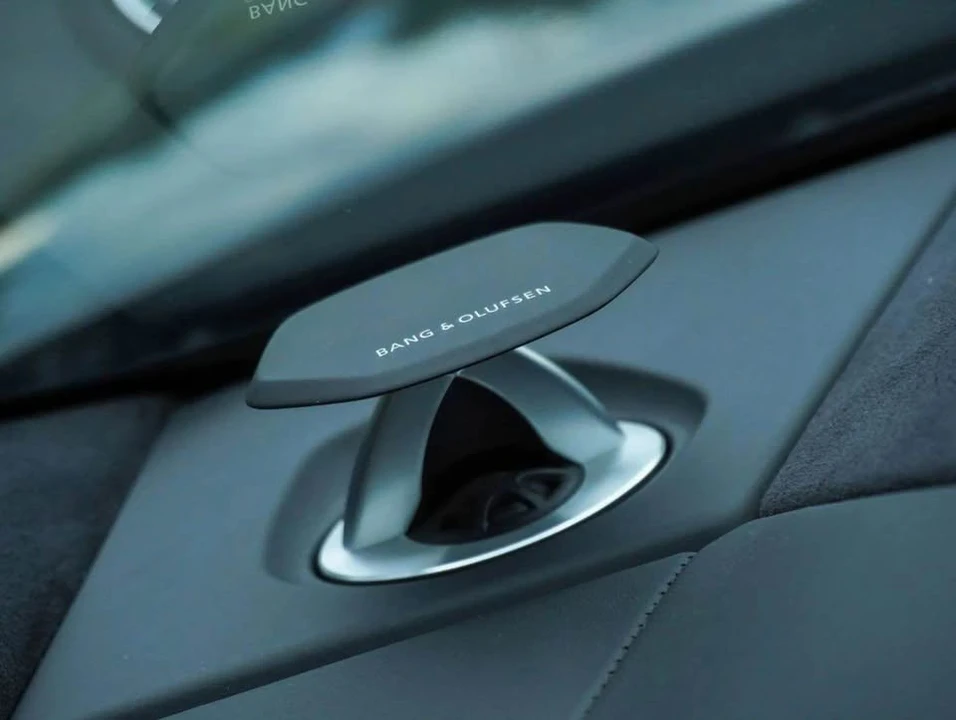 2019 Lamborghini Urus - Image 18 of 18