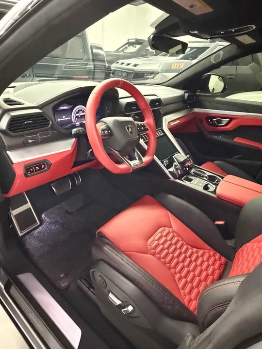 2019 Lamborghini Urus - Image 2 of 15