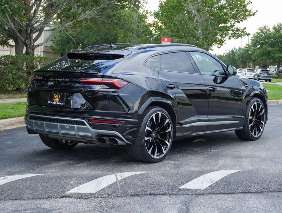 2019 Lamborghini Urus - Image 2 of 18