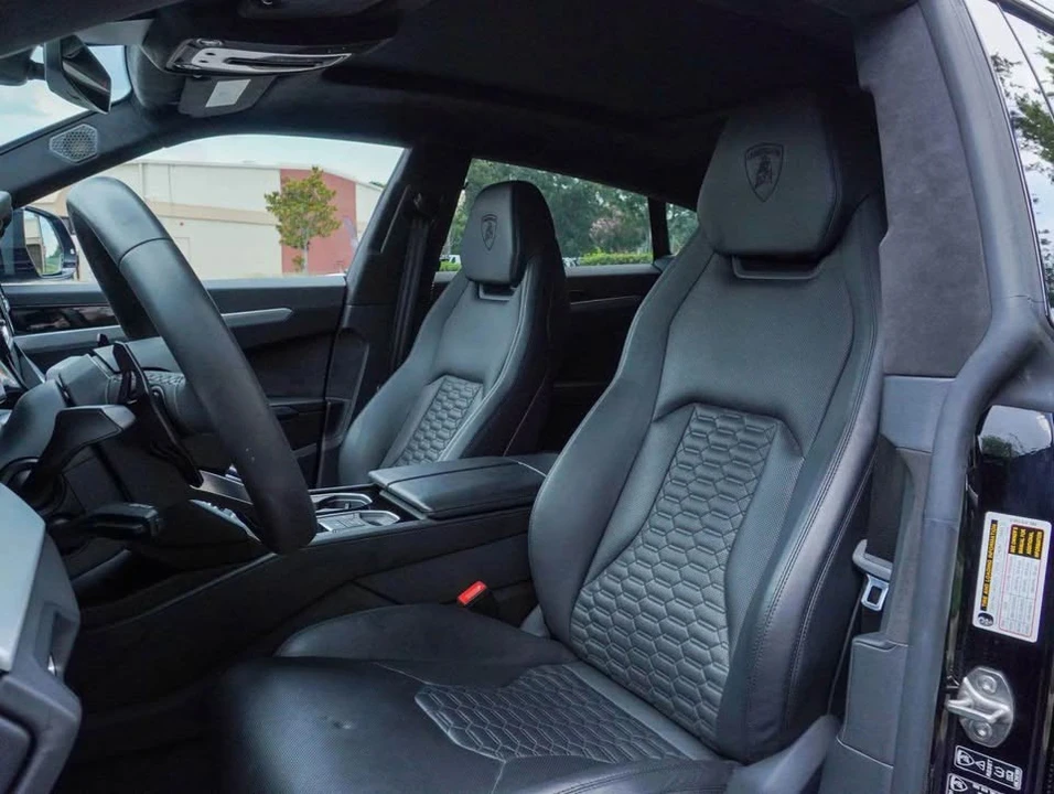 2019 Lamborghini Urus - Image 10 of 18