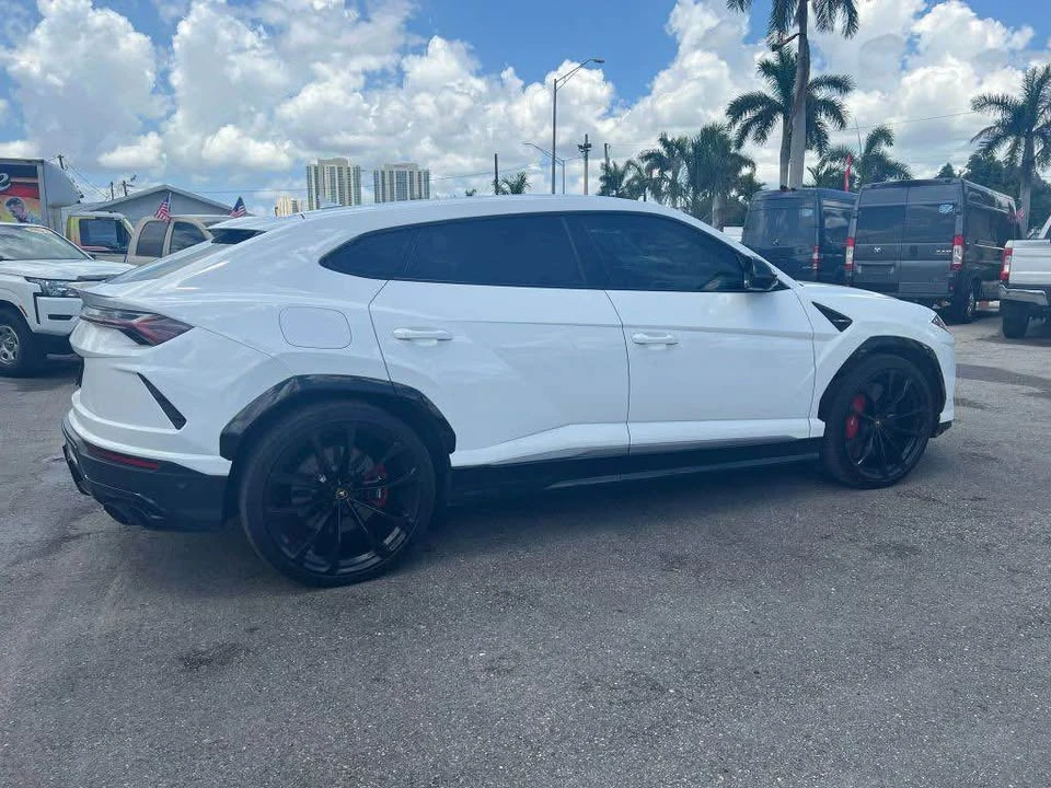 2019 Lamborghini Urus - Image 3 of 10