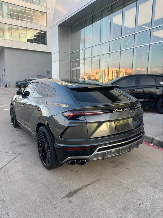 2019 Lamborghini Urus - Image 6 of 12