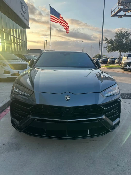 2019 Lamborghini Urus - Image 2 of 12