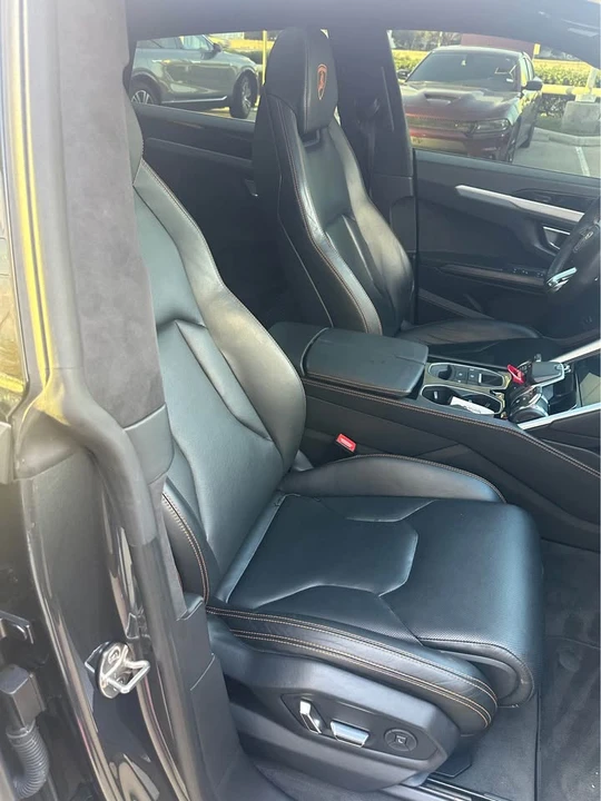 2019 Lamborghini Urus - Image 11 of 12