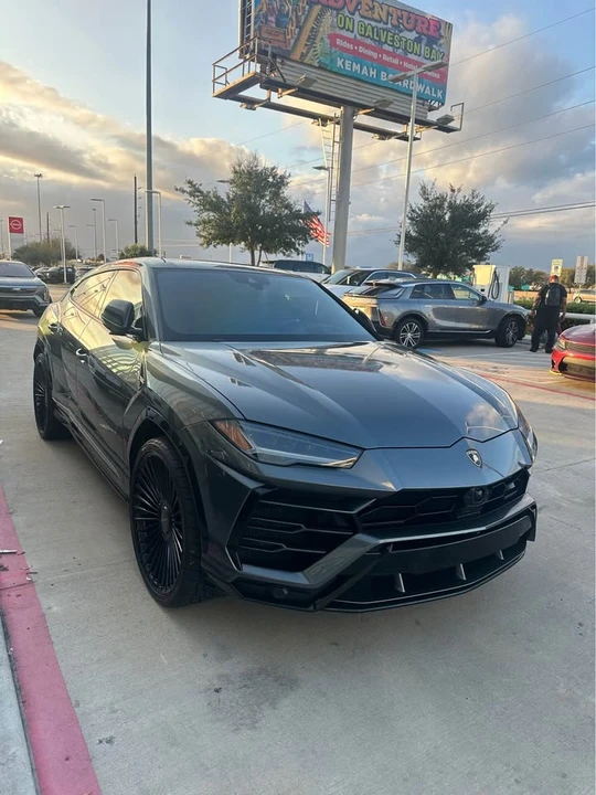 2019 Lamborghini Urus - Image 3 of 12