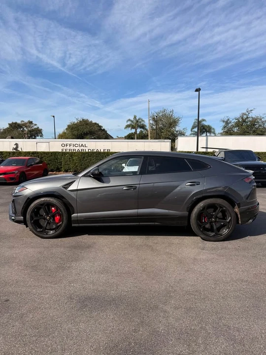 2019 Lamborghini Urus - Image 8 of 17