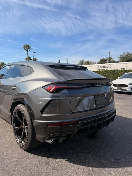 2019 Lamborghini Urus - Image 6 of 17