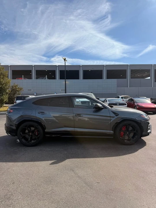 2019 Lamborghini Urus - Image 3 of 17