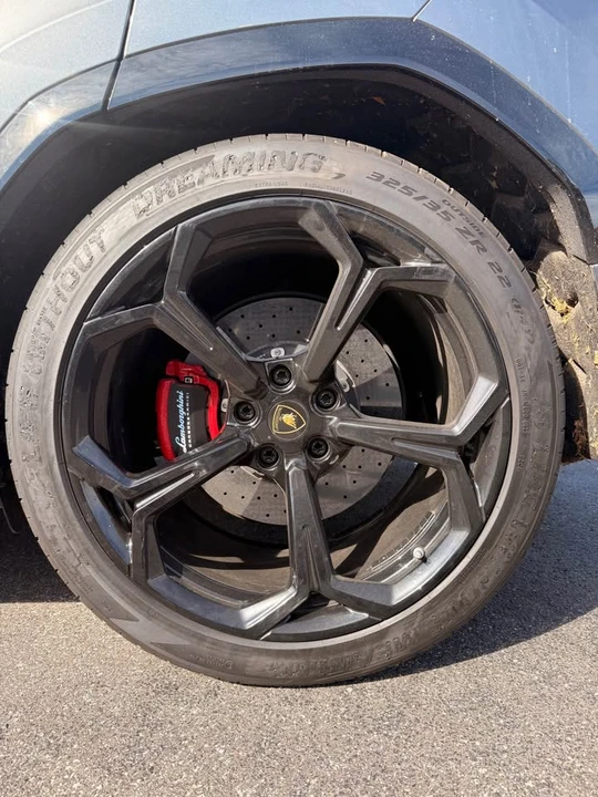2019 Lamborghini Urus - Image 7 of 17
