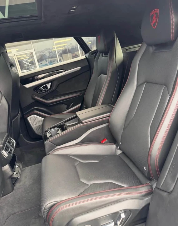 2019 Lamborghini Urus - Image 9 of 10