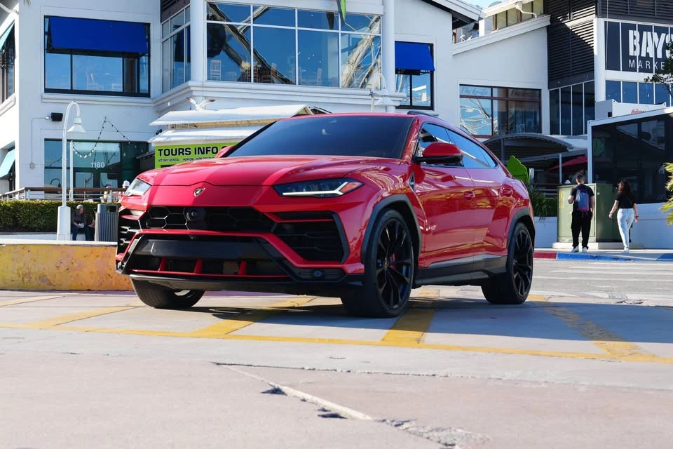 2019 Lamborghini Urus - Image 2 of 5
