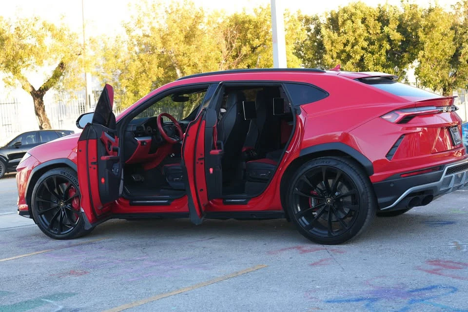 2019 Lamborghini Urus - Image 3 of 5