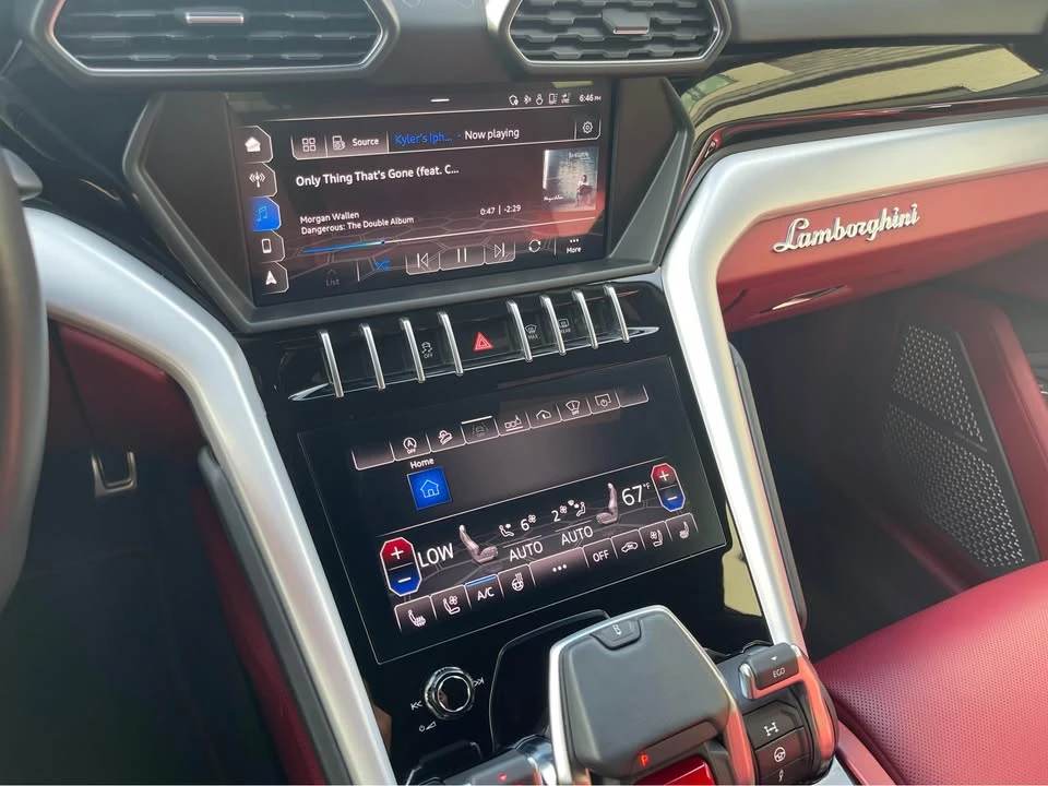 2019 Lamborghini Urus - Image 8 of 17