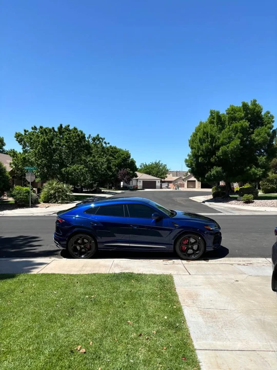 2019 Lamborghini Urus - Image 2 of 17
