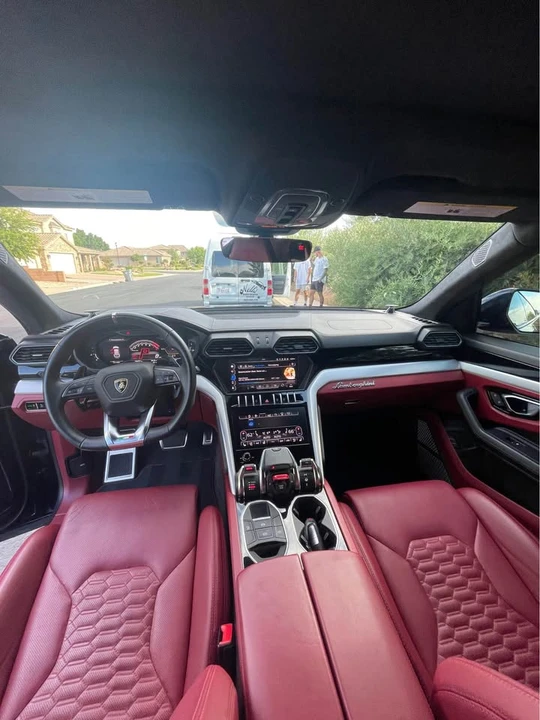 2019 Lamborghini Urus - Image 5 of 17