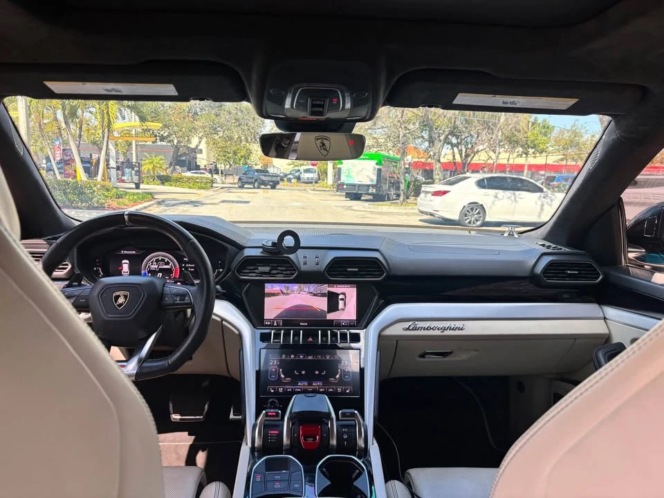 2019 Lamborghini Urus - Image 2 of 9