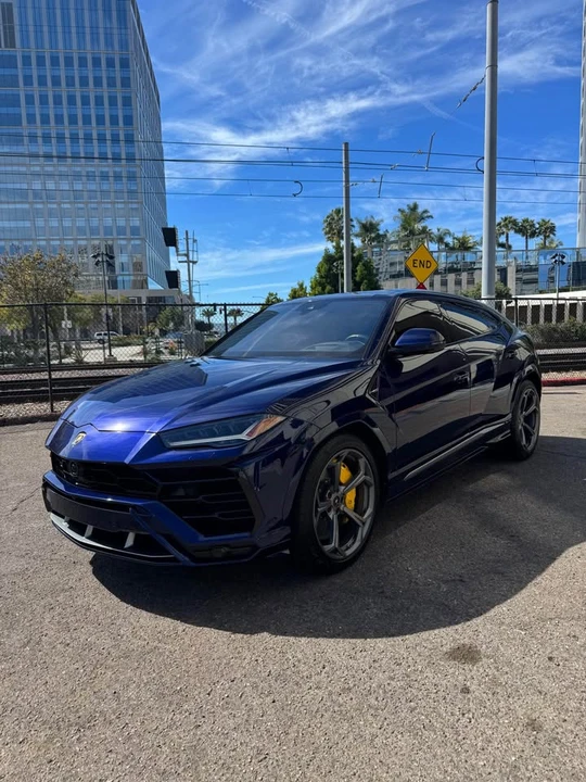 2019 Lamborghini Urus - Image 2 of 14