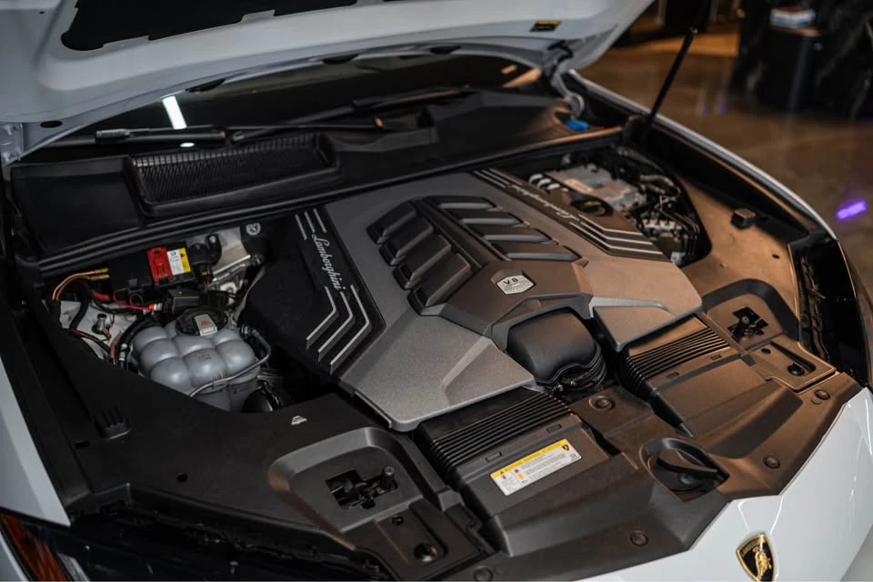 2019 Lamborghini Urus - Image 12 of 14