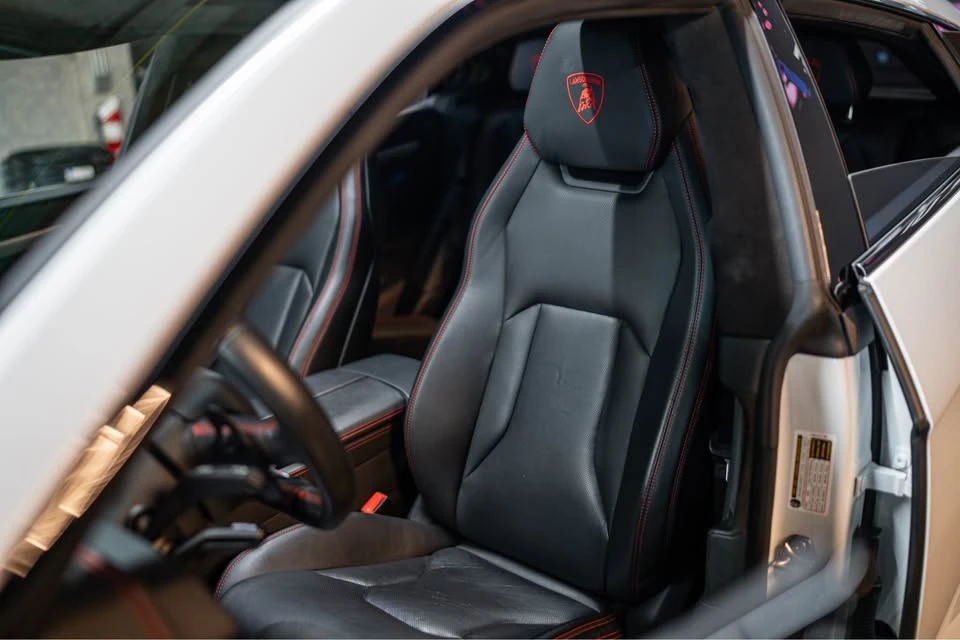 2019 Lamborghini Urus - Image 10 of 14