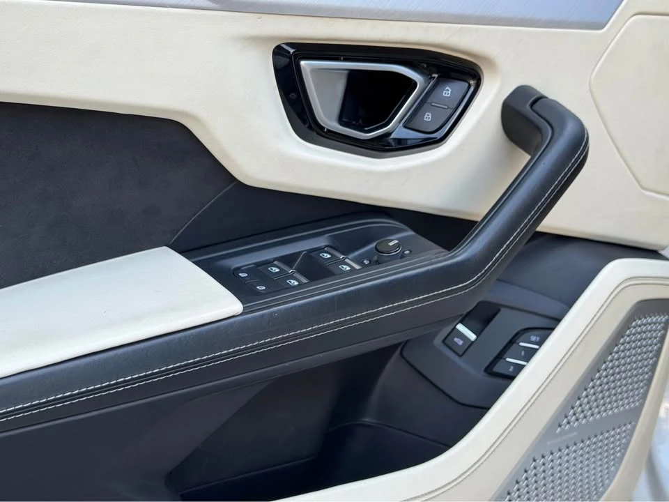 2019 Lamborghini Urus - Image 10 of 14