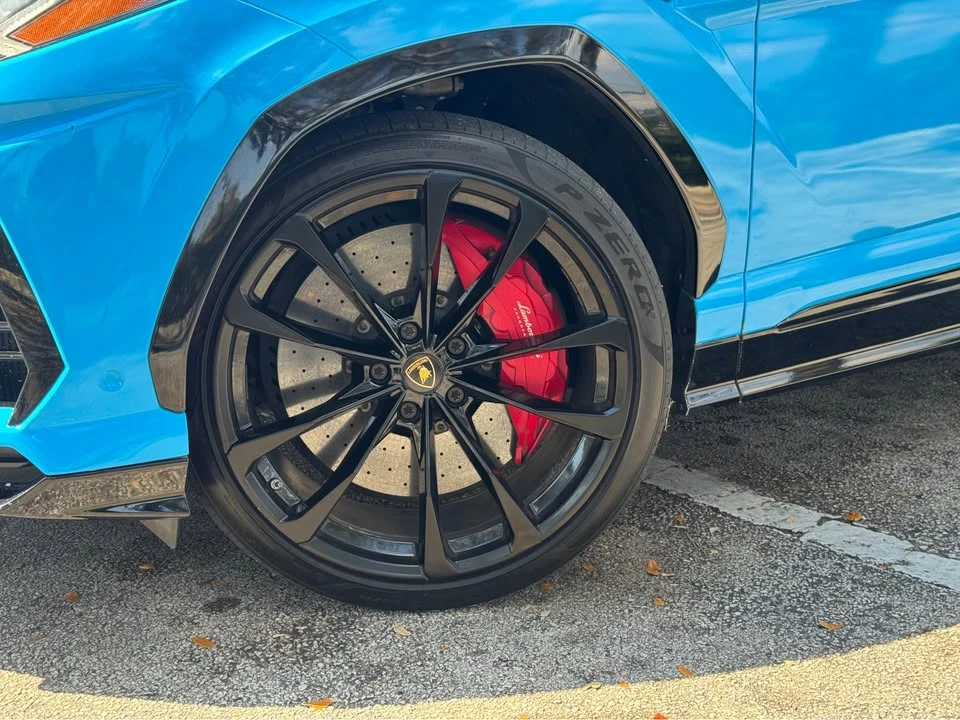 2019 Lamborghini Urus - Image 2 of 14
