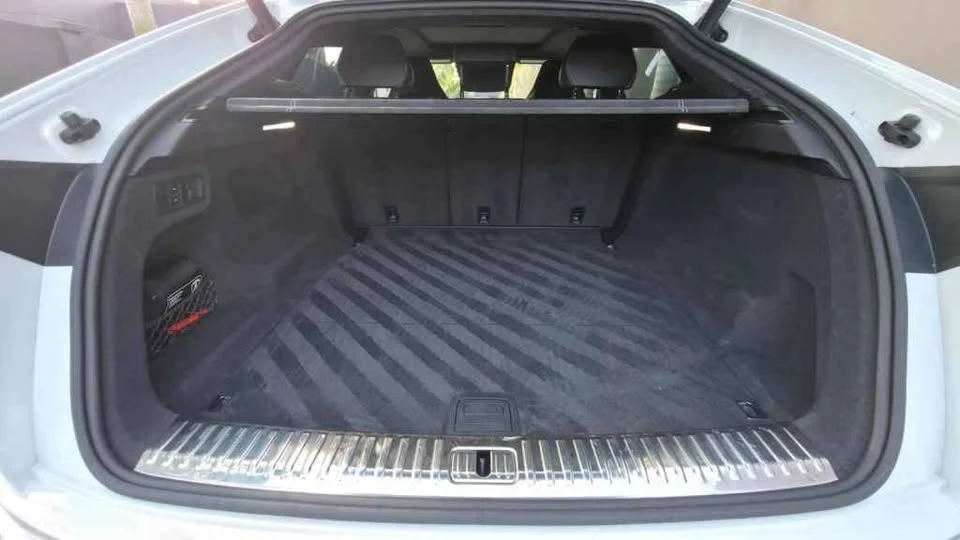 2019 Lamborghini Urus - Image 8 of 16
