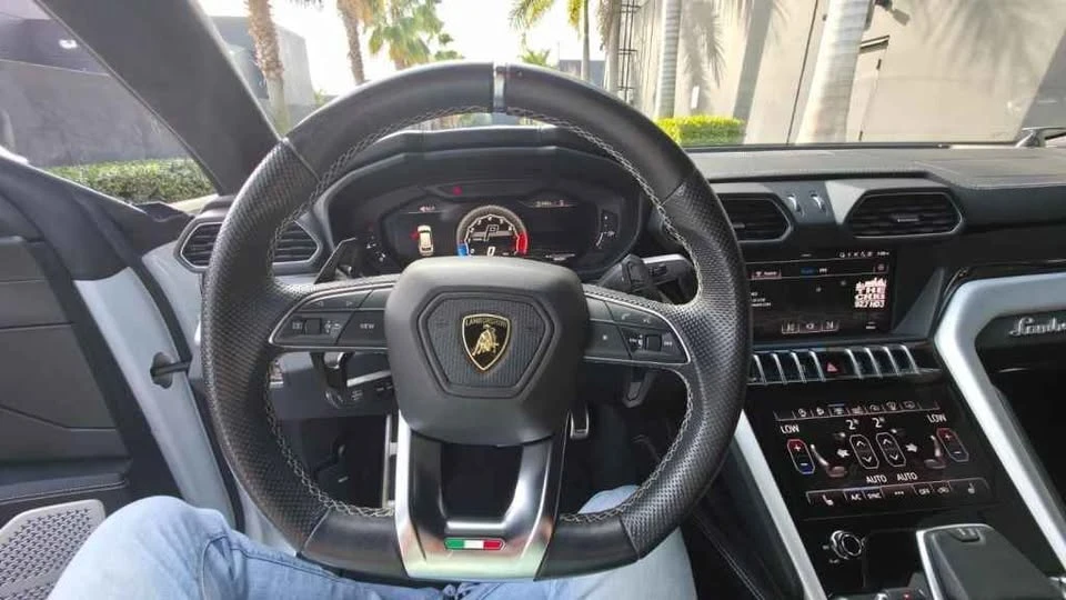 2019 Lamborghini Urus - Image 14 of 16