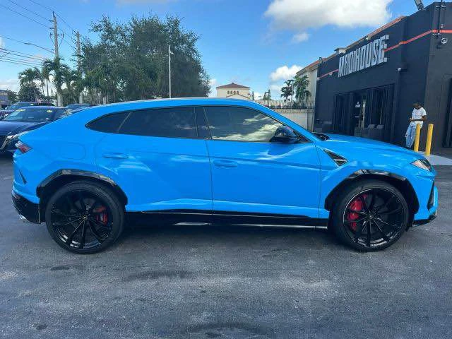 2019 Lamborghini Urus - Image 2 of 15