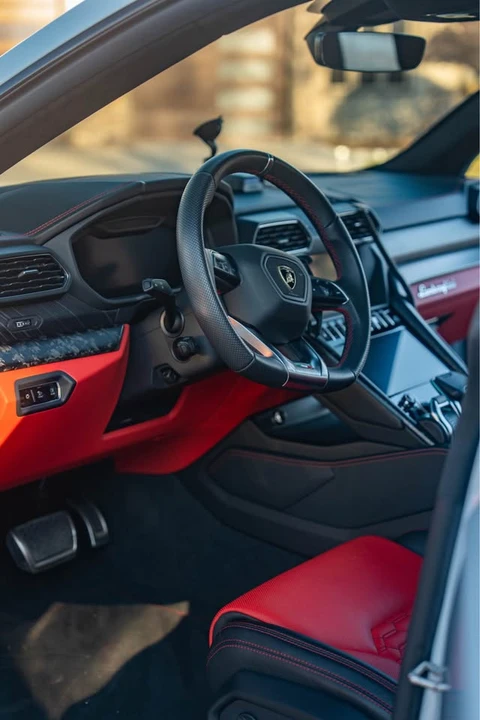 2019 Lamborghini Urus - Image 8 of 14