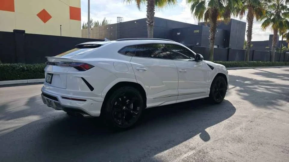 2019 Lamborghini Urus - Image 4 of 16