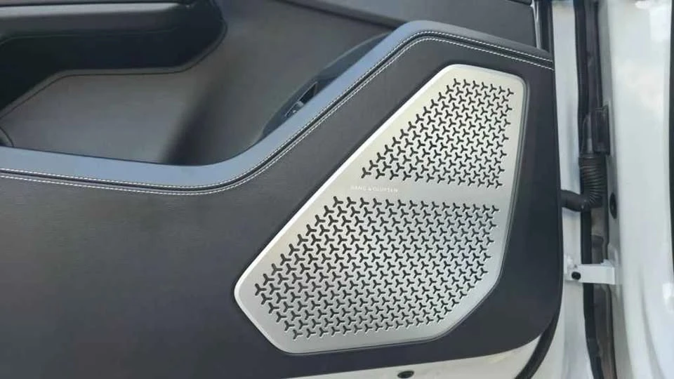 2019 Lamborghini Urus - Image 9 of 16