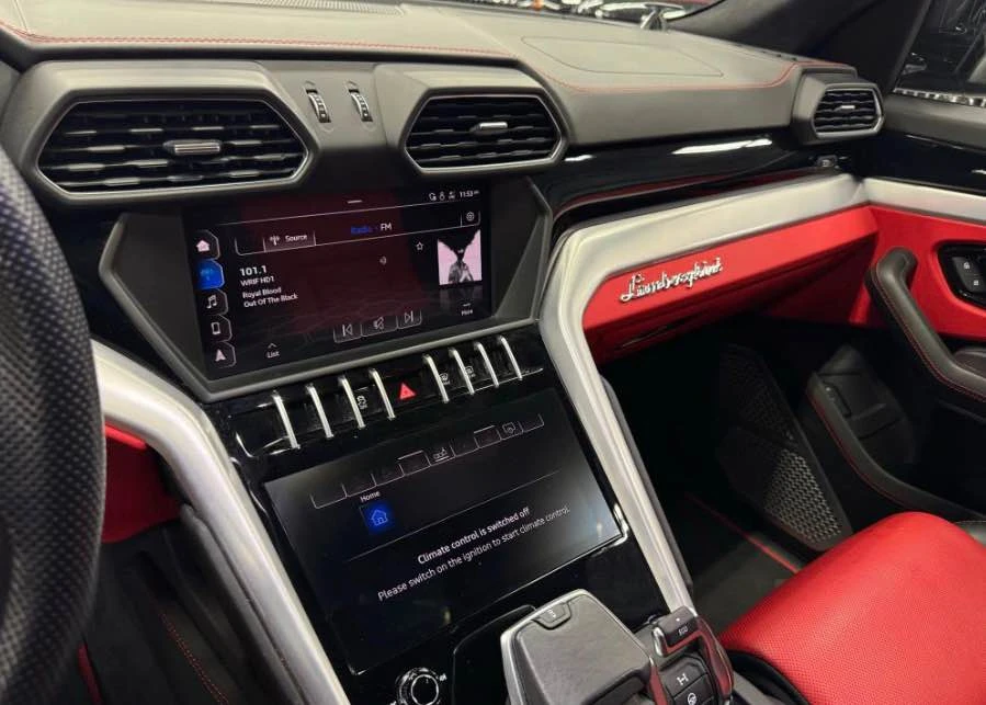 2019 Lamborghini Urus - Image 10 of 13