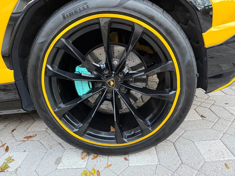 2019 Lamborghini Urus - Image 4 of 5