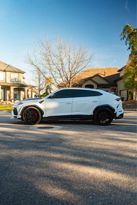 2019 Lamborghini Urus - Image 5 of 15