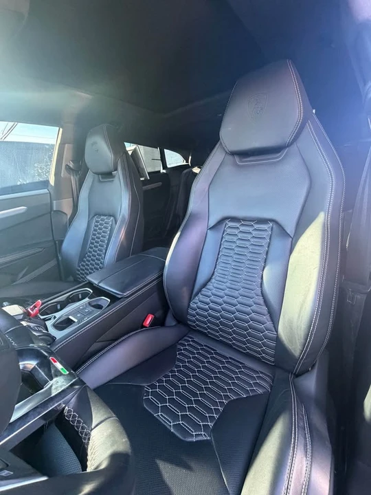 2019 Lamborghini Urus - Image 8 of 10