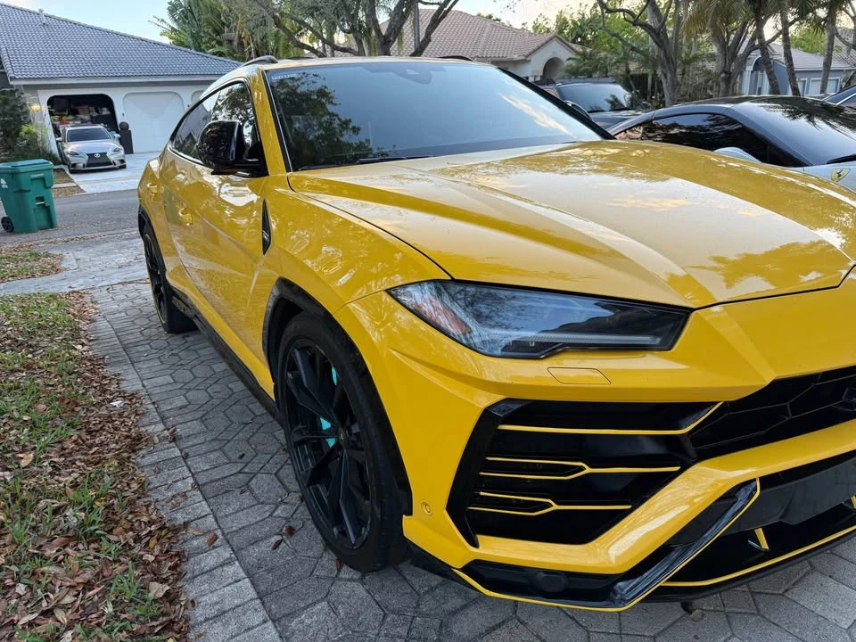 2019 Lamborghini Urus - Image 2 of 5