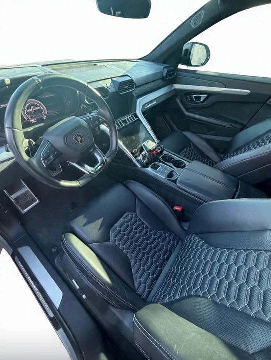 2019 Lamborghini Urus - Image 7 of 10