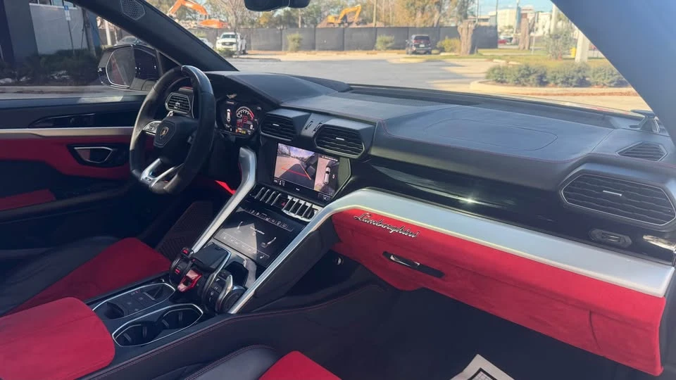 2019 Lamborghini Urus - Image 12 of 15