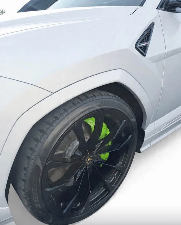2019 Lamborghini Urus - Image 2 of 10