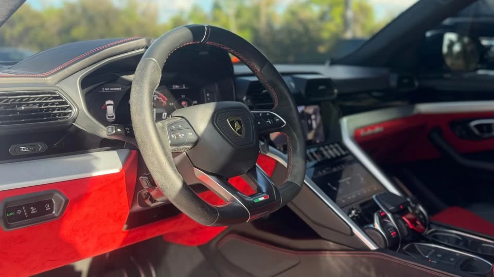 2019 Lamborghini Urus - Image 9 of 15