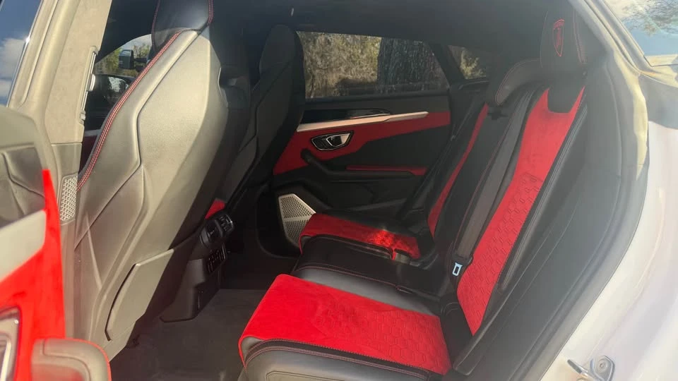 2019 Lamborghini Urus - Image 10 of 15
