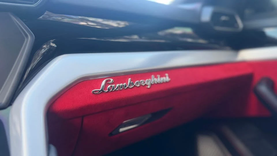 2019 Lamborghini Urus - Image 15 of 15