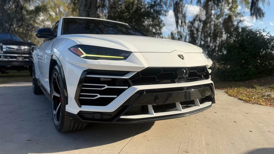 2019 Lamborghini Urus - Image 2 of 15
