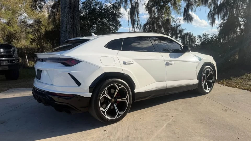 2019 Lamborghini Urus - Image 4 of 15