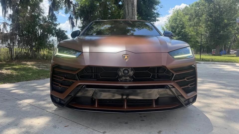 2019 Lamborghini Urus - Image 2 of 16