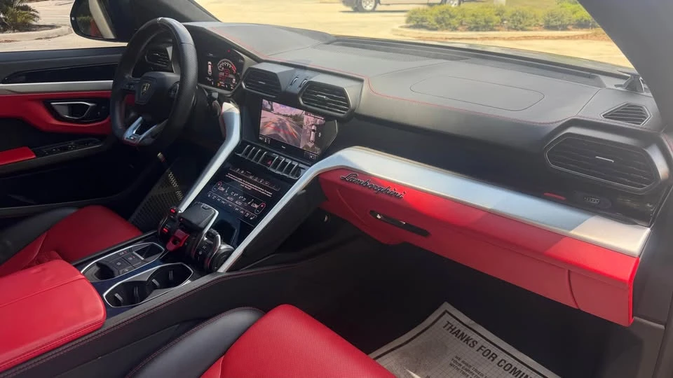 2019 Lamborghini Urus - Image 12 of 16