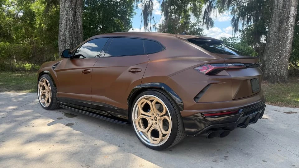 2019 Lamborghini Urus - Image 7 of 16